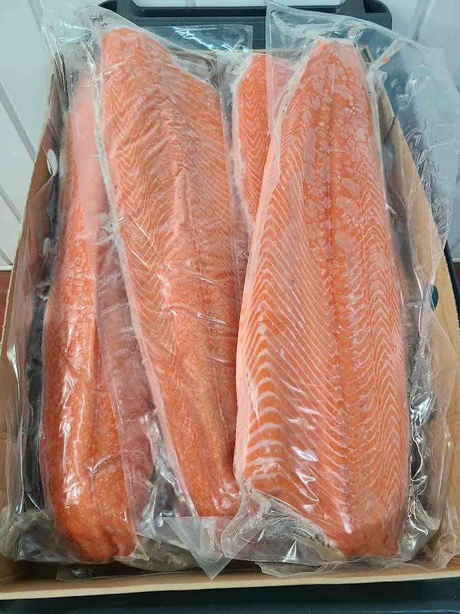 Filets Saumon de l'atlantique / Atlantic Salmon Filets - Boite 10 kg / 22 lb